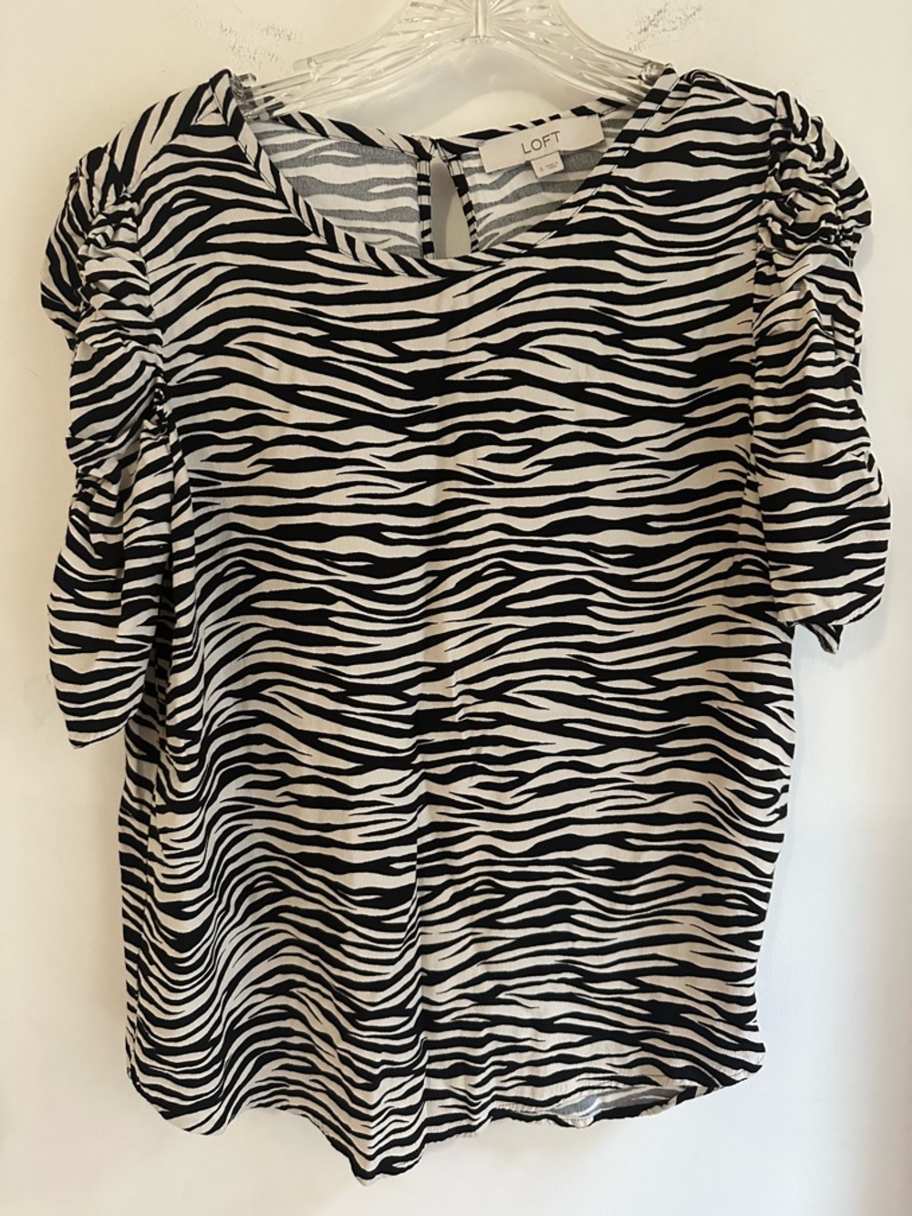 LOFT Zebra Print Blouse Women’s Small Black White Puff Sleeve Keyhole Top